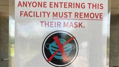 Florida sheriff bans deputies from wearing face masks, memo says - fox29.com - state Florida - county Marion