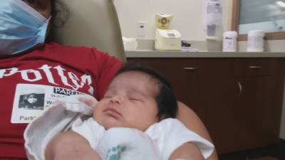 Dallas mom transmits COVID-19 to unborn daughter, hospital says - fox29.com - Usa