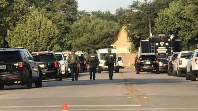 Barricaded suspect who shot 3 Cedar Park police officers surrenders peacefully - fox29.com - state Texas - county Park - county Cedar