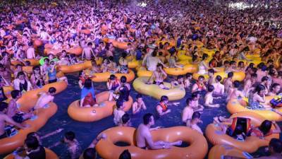 Wuhan water park hosts massive pool party in China's coronavirus ground zero - fox29.com - China - province Hubei - city Wuhan, China - France