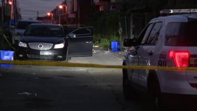 Man, 28, shot and killed in his car in Olney, police say - fox29.com