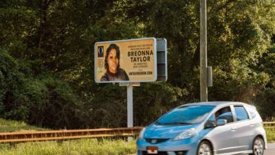 Oprah Winfrey - George Floyd - Kentucky vandals damage billboard of Breonna Taylor - fox29.com - state Kentucky - city Louisville