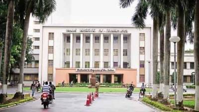 IIT Kharagpur student tests positive for COVID-19, all hostels to be sealed - livemint.com - city Kolkata