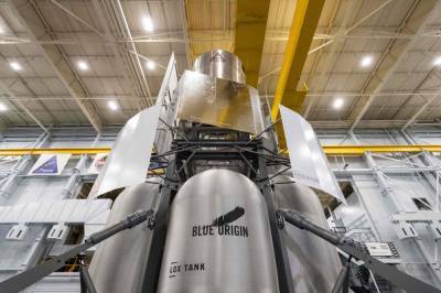 Blue Origin lunar lander arrives in Houston, allowing astronauts chance to try it out - clickorlando.com - city Houston