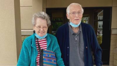 John Davis - Minnesota couple in their 90s celebrates after beating COVID-19 - fox29.com - state Minnesota