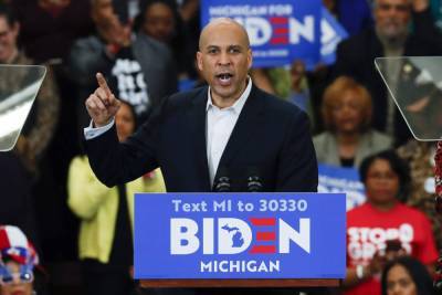 Cory Booker - DNC mentions end of poverty with $15 minimum wage: AP fact check examines whether that’s true - clickorlando.com - Usa - county White