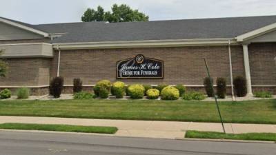 Woman found alive at Detroit funeral home after she was declared dead - fox29.com - city Detroit