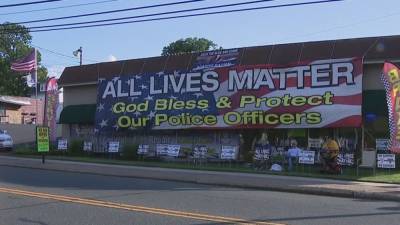 Group gathers to protest after Oaklyn business owner puts up "All Lives Matter" banner - fox29.com - state New Jersey