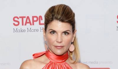 Mossimo Giannulli - Lori Loughlin Is 'Losing Sleep' at the Thought of Contracting COVID-19 in Prison - justjared.com