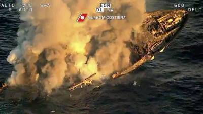 Luxury yacht burns and sinks in the Mediterranean - fox29.com - Italy