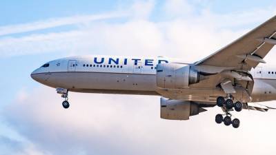 United Airlines - United Airlines will furlough up to 2,850 pilots without more federal aid - fox29.com - Usa - city Chicago