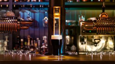 Gardaí to be given more powers to shut pubs breaching guidelines - rte.ie - Ireland