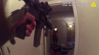 Daytona Beach - Graphic body camera video shows moment a bulletproof vest saves a Daytona Beach police officer’s life - clickorlando.com