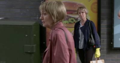 Corrie fans in stitches as Sally finds interesting way to protect herself against coronavirus - manchestereveningnews.co.uk
