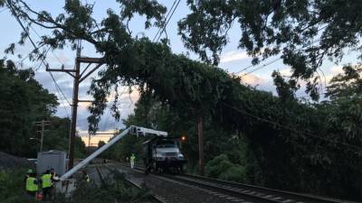Most service on New York-area commuter railroads suspended - fox29.com - New York - city New York - state New Jersey - county Essex - county Morris - county Summit