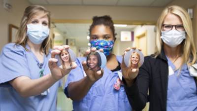 ‘Button Project’ allows children to see the smiling faces behind the masks at children’s hospitals - fox29.com - state Tennessee - city Nashville, state Tennessee
