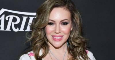 Alyssa Milano - Alyssa Milano tests positive for COVID-19 antibodies after 3 negative results: 'I thought I was dying' - msn.com