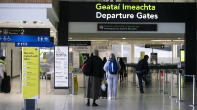 Stephen Donnelly - Dept preparing options to restrict non-essential travel - rte.ie - Britain - Ireland - Eu
