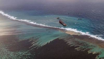 Mauritius races to contain oil spill, protect coastline - fox29.com - Japan - India - Mauritius