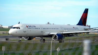 John Nacion - Delta, American join United in dropping widely unpopular US ticket change fees - fox29.com - Usa - Los Angeles - county Delta