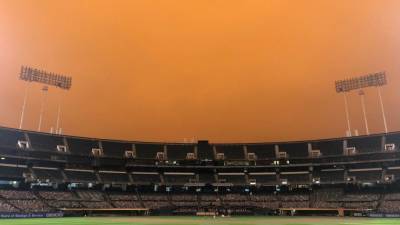 Smoke from wildfires creates eerie baseball scene in California - fox29.com - state California - San Francisco - city San Francisco - county Oakland
