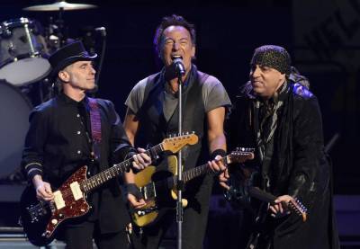 Bruce Springsteen - Bruce Springsteen and E Street Band plan new album in Oct. - clickorlando.com - New York - state New Jersey - county Park - city Asbury Park, state New Jersey