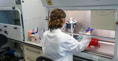 Brit coronavirus vaccine volunteer left 'weak and freezing' hours after injection - mirror.co.uk - Britain