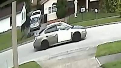 VIDEO: Police look for vehicle in connection to 16-year-old shot near Orlando park - clickorlando.com