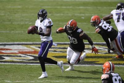 Kevin Stefanski - Jackson throws 3 TD passes for Ravens in 38-6 rout of Browns - clickorlando.com - county Brown - Baltimore