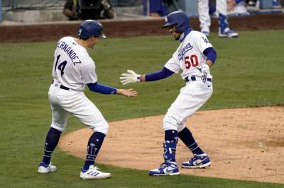 Chris Taylor - Betts homers, Dodgers beat Astros 8-1; LA fans still sore - clickorlando.com - Los Angeles - city Los Angeles - city Houston
