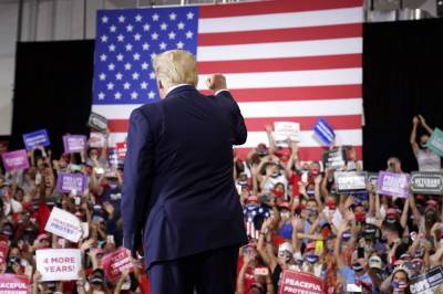 Donald Trump - In defiance of Nevada governor, Trump holds indoor rally - clickorlando.com - city Las Vegas - state Nevada - state Oklahoma - county Tulsa