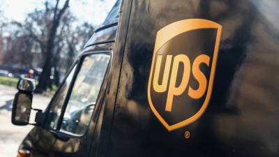UPS to impose hefty holiday fees due to online shopping surge amid COVID-19 pandemic - fox29.com - Los Angeles