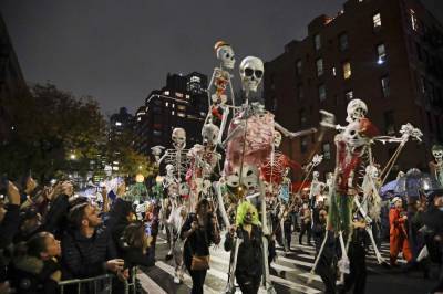 Trick-or-What? Pandemic Halloween is a mixed bag all around - clickorlando.com - New York