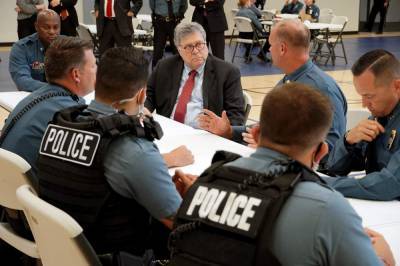 William Barr - George Floyd - 300 and counting: Push by feds to arrest in US protests - clickorlando.com - Usa - Washington