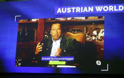 Arnold Schwarzenegger - Schwarzenegger: Use stimulus funds to invest in clean-energy - clickorlando.com - Austria - Los Angeles - state California - county Summit