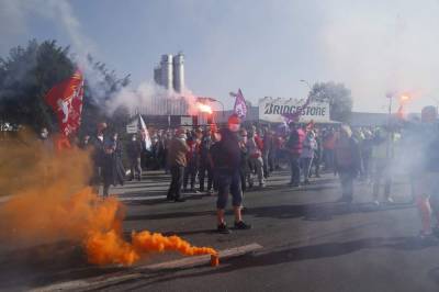 French unions protest tire factory closure amid virus crisis - clickorlando.com - Japan - France