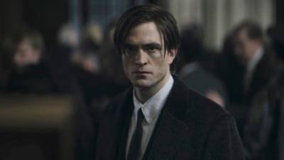Robert Pattinson - 'The Batman' Resumes Production Following Robert Pattinson's Positive COVID Test - etonline.com