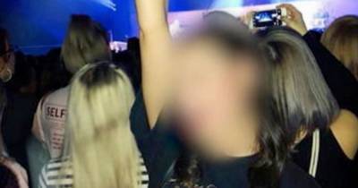 Woman 'parties and kisses colleagues on bar crawl despite having coronavirus symptoms' - dailystar.co.uk - Usa - Greece
