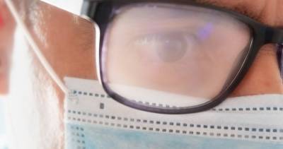 Simple trick can stop glasses from fogging over with coronavirus mask, says Winnipeg optometrist - globalnews.ca