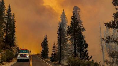Yosemite National Park closes because of hazardous air quality - fox29.com - county Bay