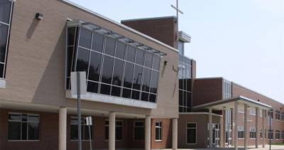 Coronavirus: Hamilton Catholic school board reports first COVID-19 case in Bishop Tonnos student - globalnews.ca