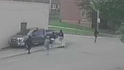 Video: 5 suspects sought in deadly shooting of 26-year-old in Chester - fox29.com - state Pennsylvania - state Delaware - county Chester