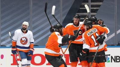 James Van-Riemsdyk - Claude Giroux - Alain Vigneault - Josh Bailey - Flyers stave off elimination with 4-3 win over Islanders - fox29.com - New York - city New York