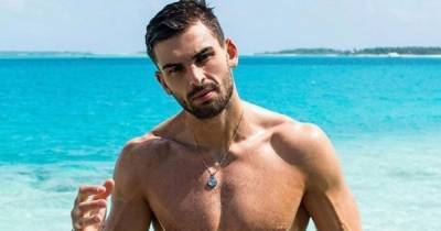 Love Island star reveals he has coronavirus after holidaying in Greece - dailyrecord.co.uk - county Island - Greece - county Love