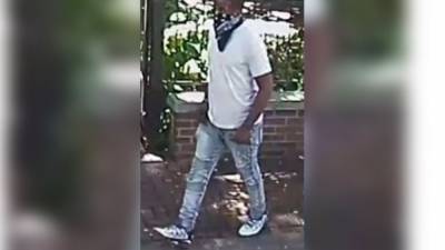 Police: Man dragged, punched 61-year-old woman during robbery in Society Hill - fox29.com