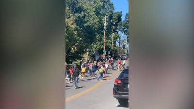 Mitch Macconnell - Justice Ruth Bader - Protesters gather outside Mitch McConnell’s home amid pushes to fill late Justice Ruth Bader Ginsburg’s seat - fox29.com - city Louisville