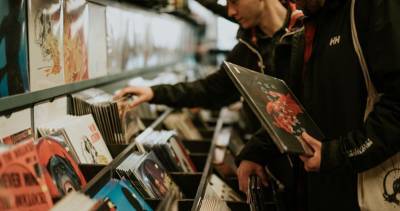 Vinyl sales increase year on year in the UK despite pandemic - officialcharts.com - Britain - county Day