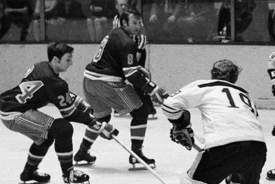 Bob Nevin, won 2 Stanley Cups with Maple Leafs, dies at 82 - clickorlando.com - New York - city New York - Los Angeles - state Minnesota - city Chicago