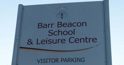 School keeps windows open to stop covid-19 but bans children from wearing coats - mirror.co.uk - city Birmingham