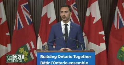 Stephen Lecce - Coronavirus: Education minister says Ontario to review COVID-19 symptoms list for schools - globalnews.ca - Britain - city Columbia, Britain